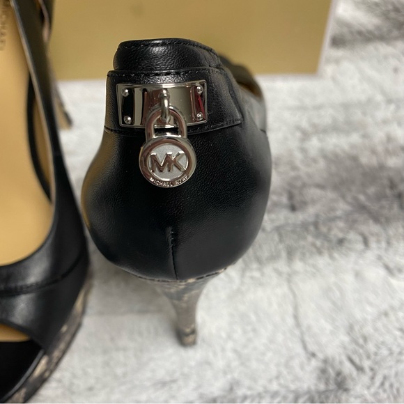 NWOT Michael Kors Hamilton Snakeskin Heels - Picture 4 of 9